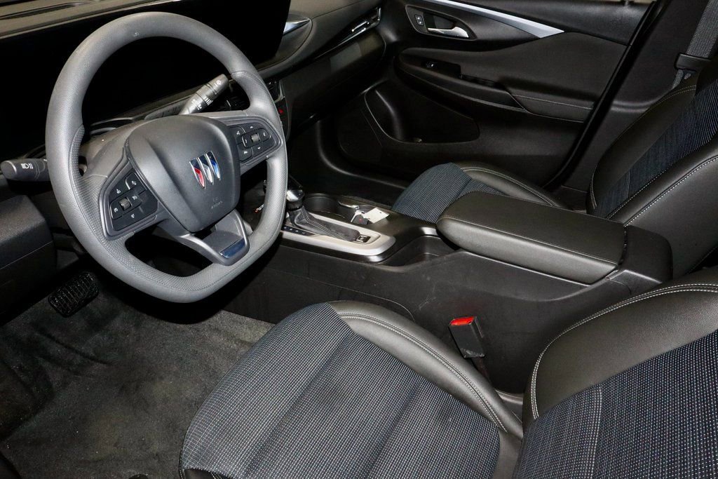 Used 2025 Buick Envista Preferred w/ Convenience II Package image 21