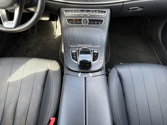 Used 2018 Mercedes-Benz E 400 4MATIC Sedan image 19