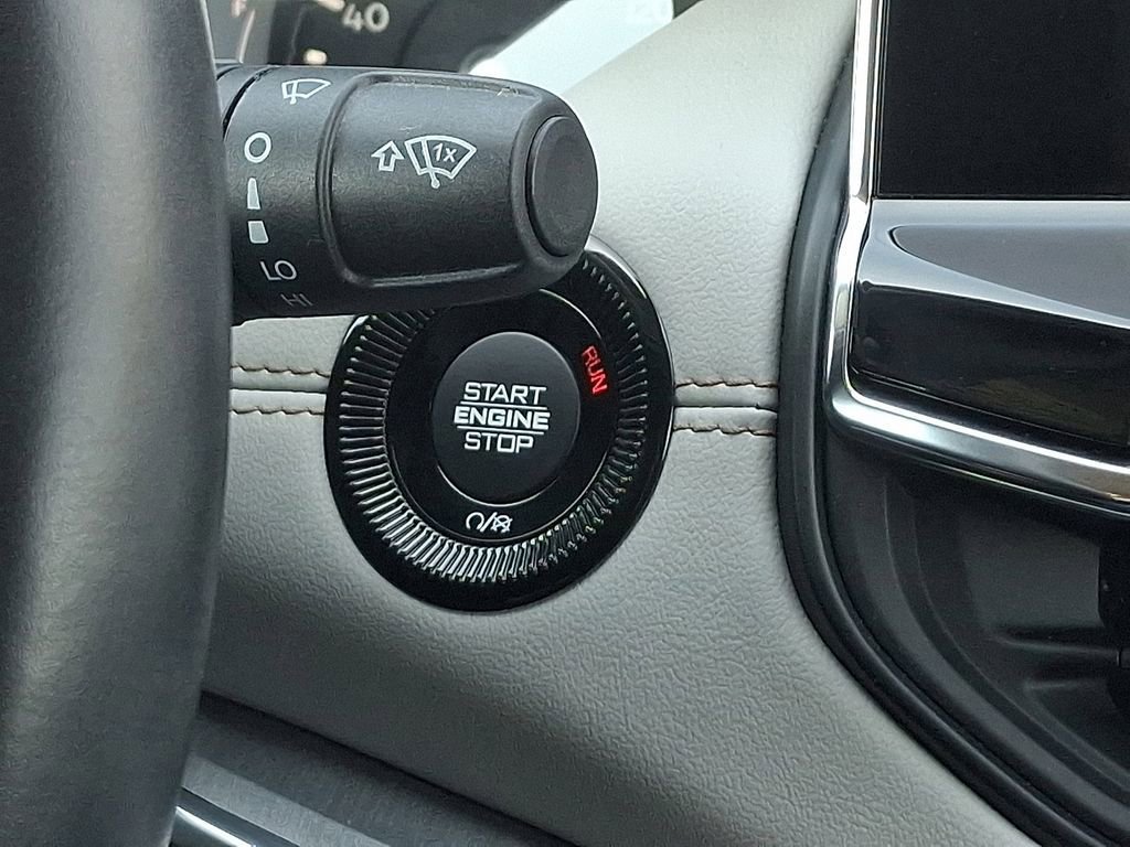 Used 2022 Jeep Compass Limited AWD/4WD image 23