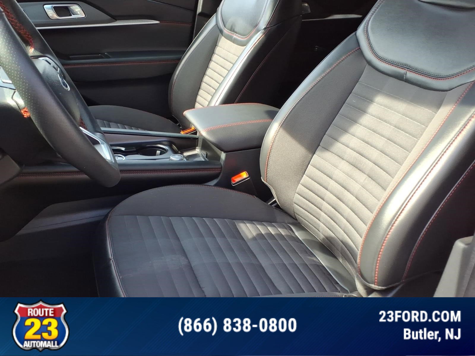 Certified 2025 Ford Explorer ST-Line w/ Premium Package AWD/4WD image 20