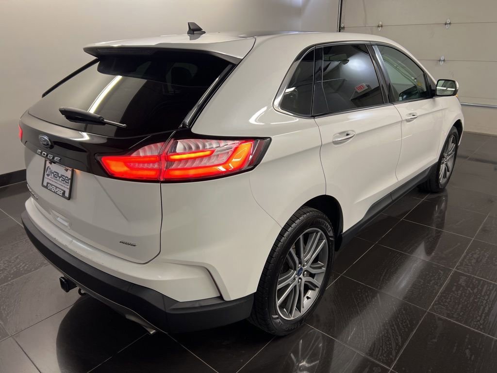 Certified 2021 Ford Edge Titanium w/ Class II Trailer Tow Package image 4