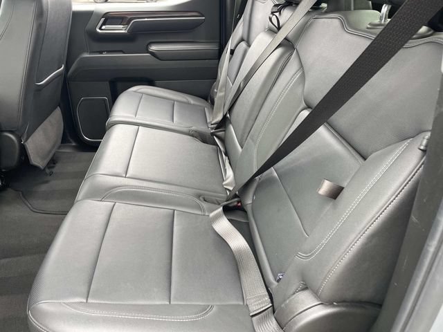 Used 2025 GMC Sierra 1500 SLT AWD/4WD image 17