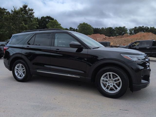 Certified 2025 Ford Explorer Active w/ Active Comfort Package RWD image 2