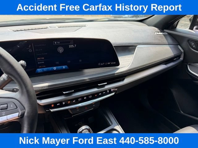 Used 2025 Cadillac XT4 Premium Luxury AWD/4WD image 17