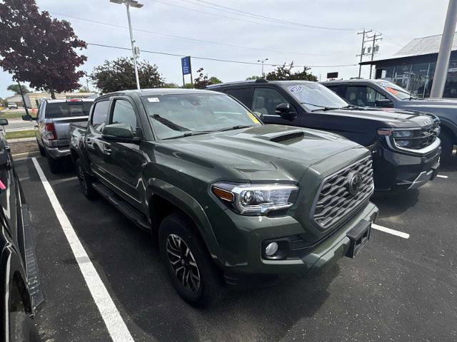 Used 2022 Toyota Tacoma TRD Sport w/ Black Out Package (TMS) AWD/4WD image 4