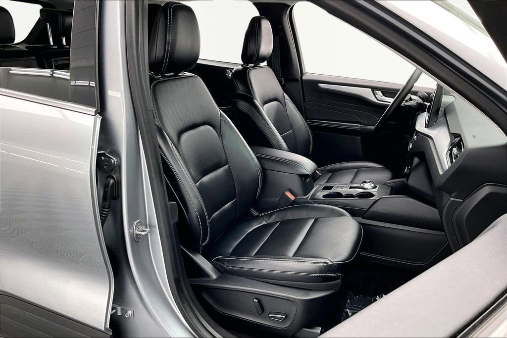 Certified 2023 Ford Escape Platinum image 9