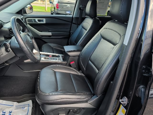 Certified 2024 Ford Explorer XLT w/ Equipment Group 202A AWD/4WD image 16