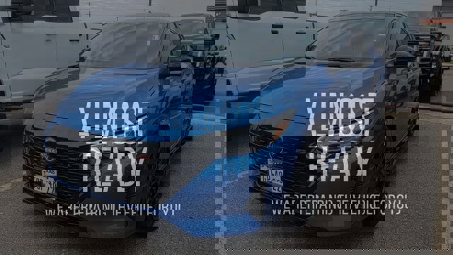 Used 2025 Nissan Sentra SR w/ SR Premium Package image 2