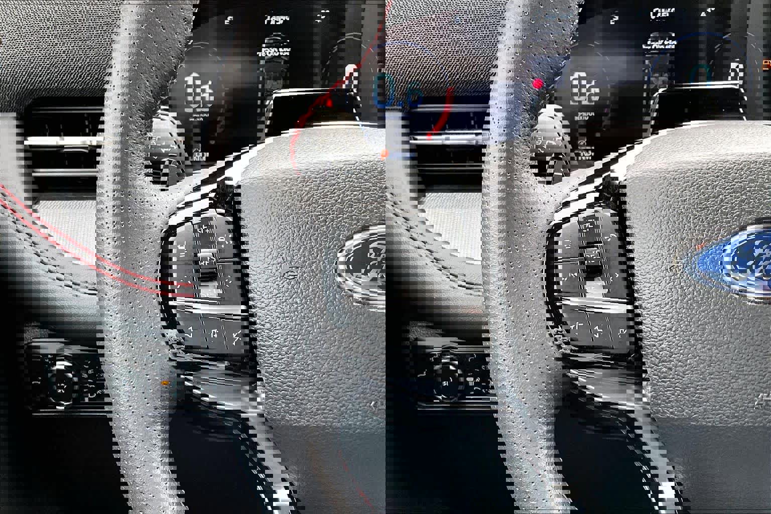 Certified 2025 Ford Explorer ST image 28