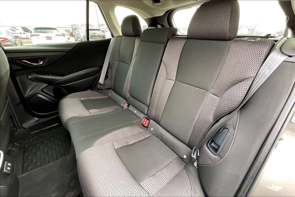 Used 2022 Subaru Outback Premium image 19