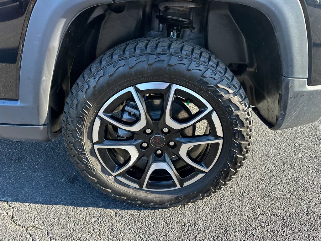 Used 2025 Jeep Compass Trailhawk w/ Trailhawk Elite Group image 19