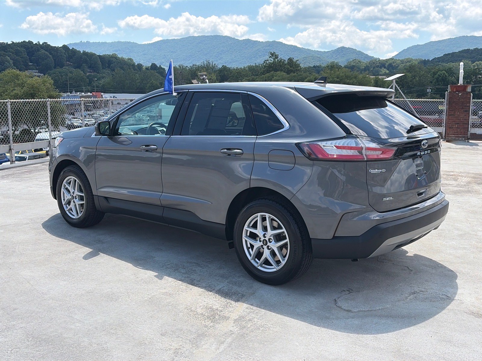 Certified 2024 Ford Edge SEL AWD/4WD image 4