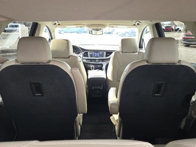 Used 2020 Buick Enclave Essence image 12