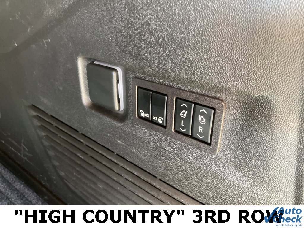 Used 2023 Chevrolet Suburban High Country image 16