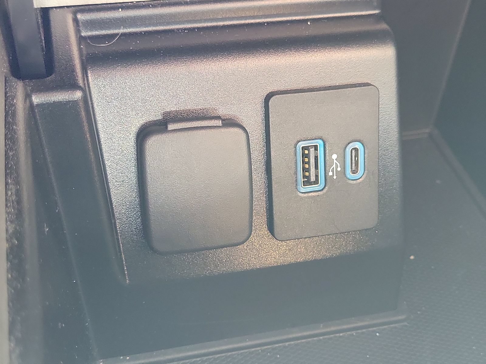 Certified 2020 Ford Explorer 2WD image 27