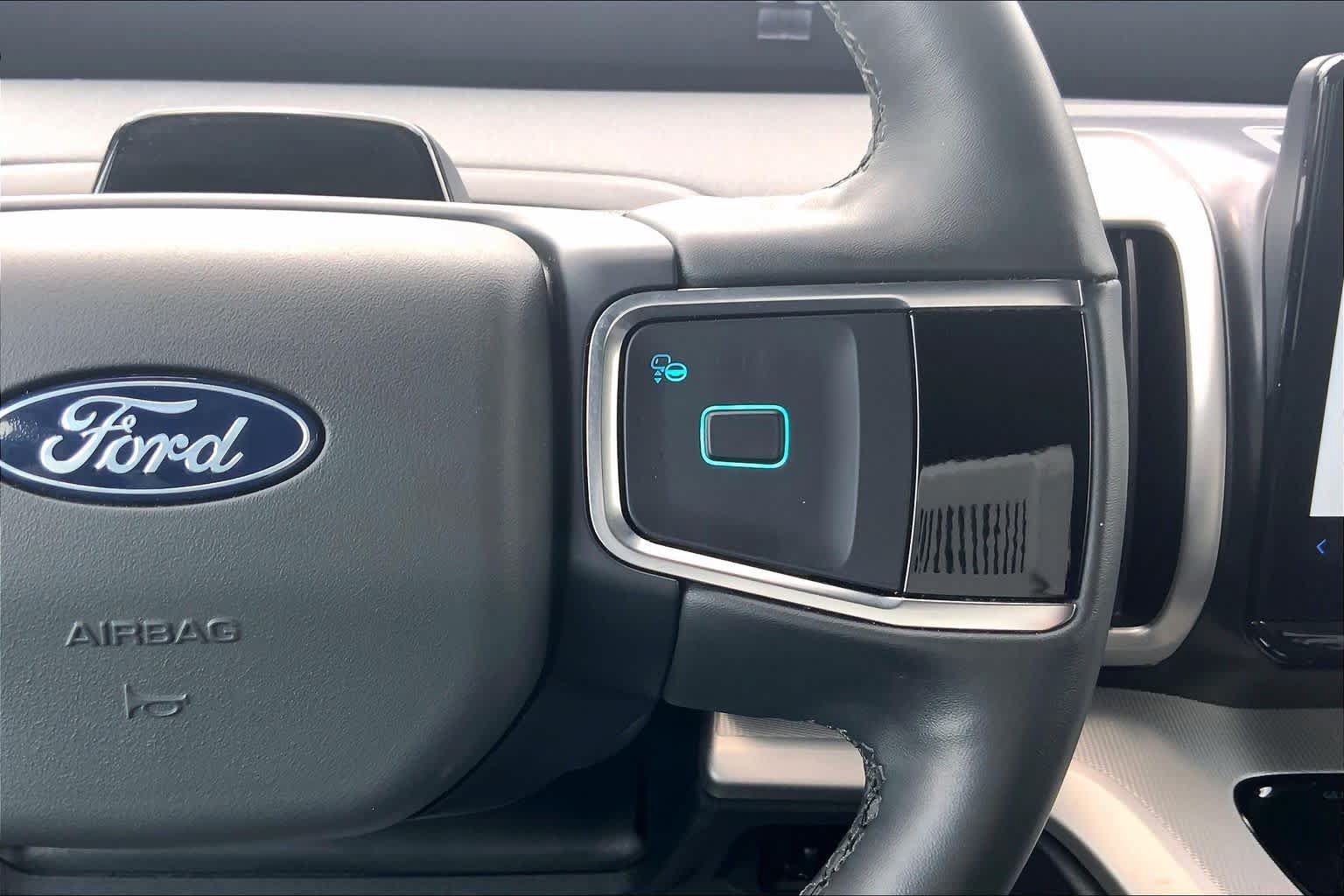Certified 2025 Ford Expedition Active RWD image 25