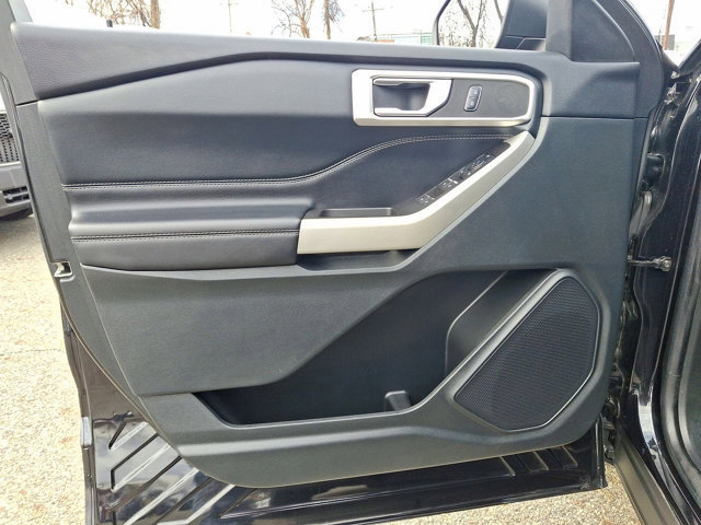 Certified 2022 Ford Explorer XLT w/ Equipment Group 202A image 10