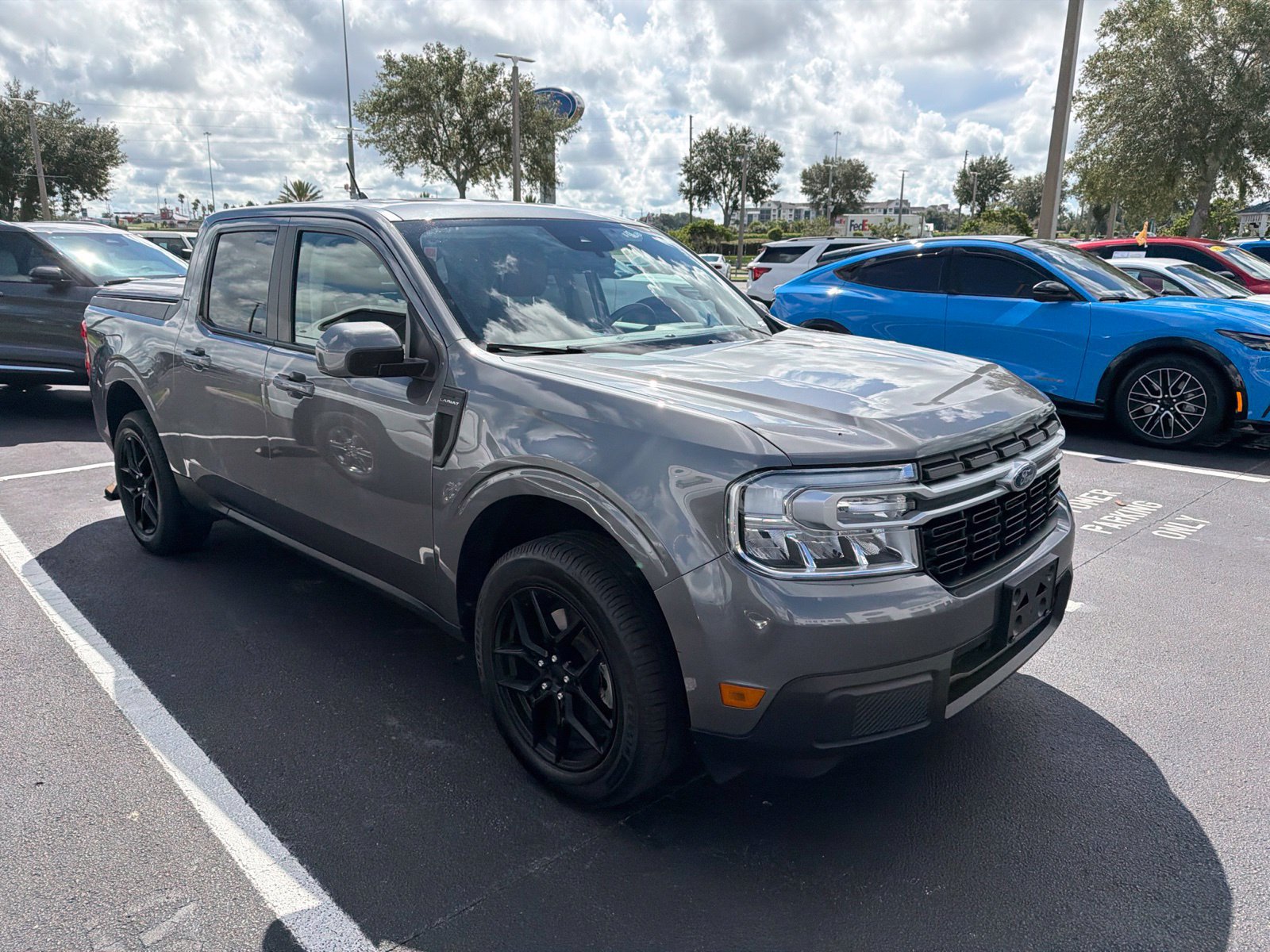 Certified 2023 Ford Maverick Lariat FWD image 1