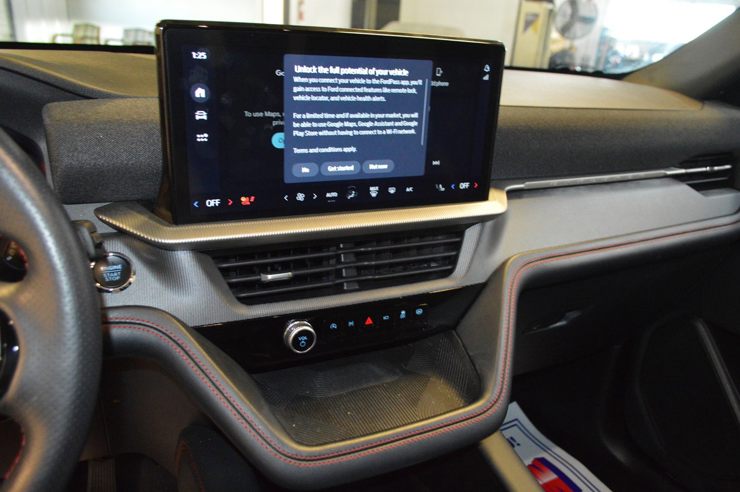 Certified 2025 Ford Explorer ST-Line image 19