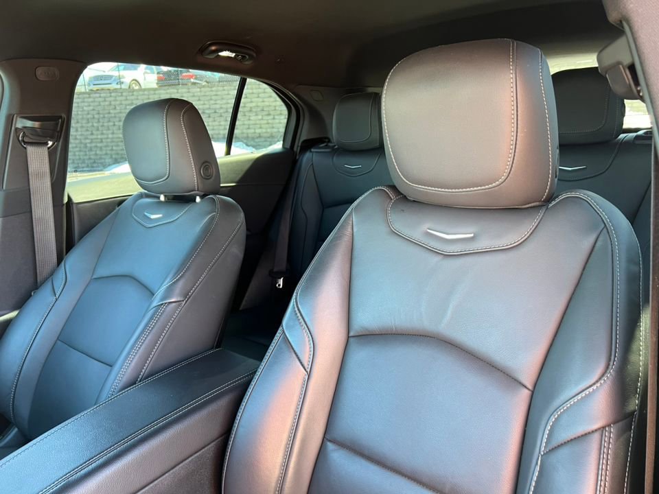 Used 2025 Cadillac XT4 Premium Luxury image 14