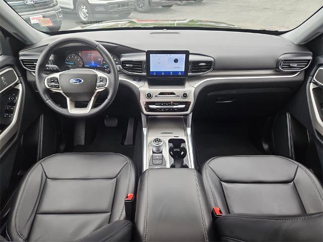 Certified 2022 Ford Explorer XLT w/ Equipment Group 202A image 7