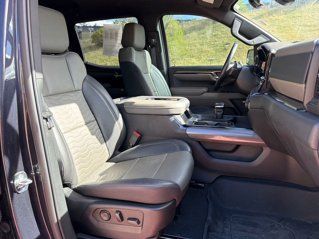 Used 2022 Chevrolet Silverado 1500 ZR2 w/ Technology Package image 31