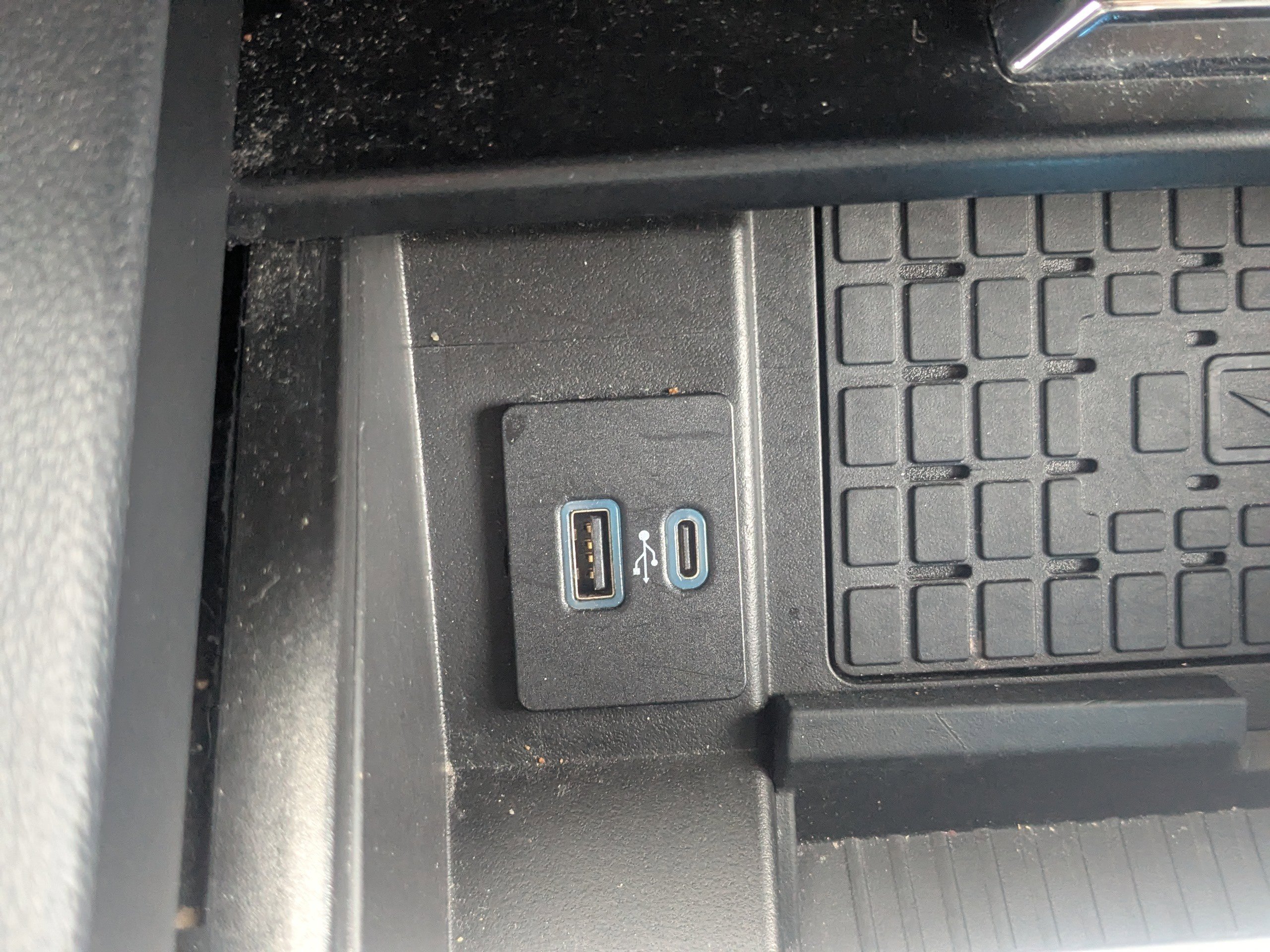 Certified 2024 Ford Expedition XLT image 25