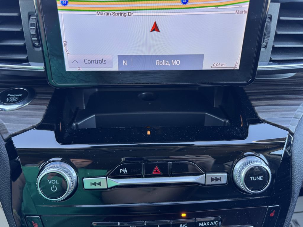 Certified 2023 Ford Explorer Limited w/ Equipment Group 301A image 21