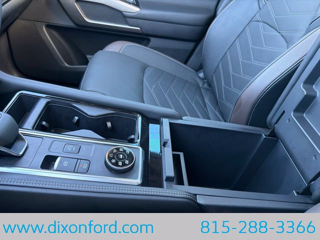 Used 2023 Nissan Pathfinder Platinum AWD/4WD image 16