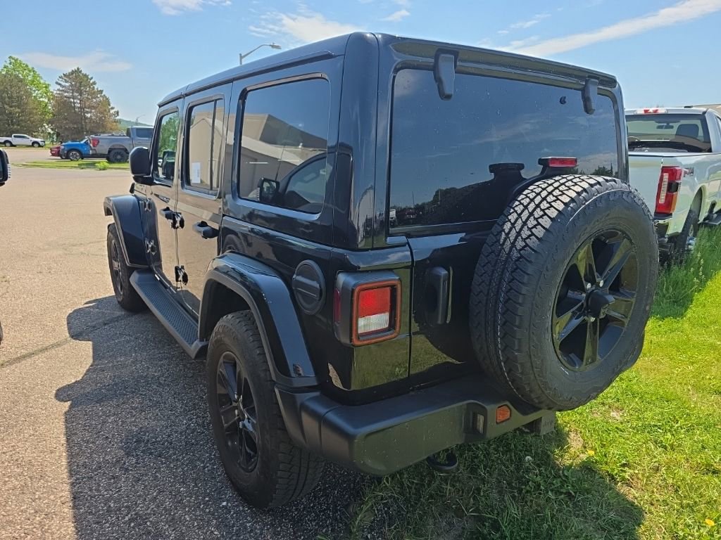 Used 2023 Jeep Wrangler Unlimited Sahara AWD/4WD image 5