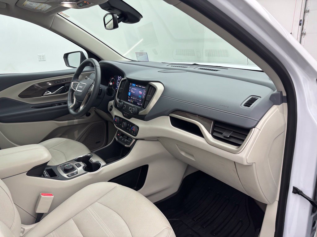 Used 2023 GMC Terrain Denali w/ LPO, Floor Liner Package AWD/4WD image 32