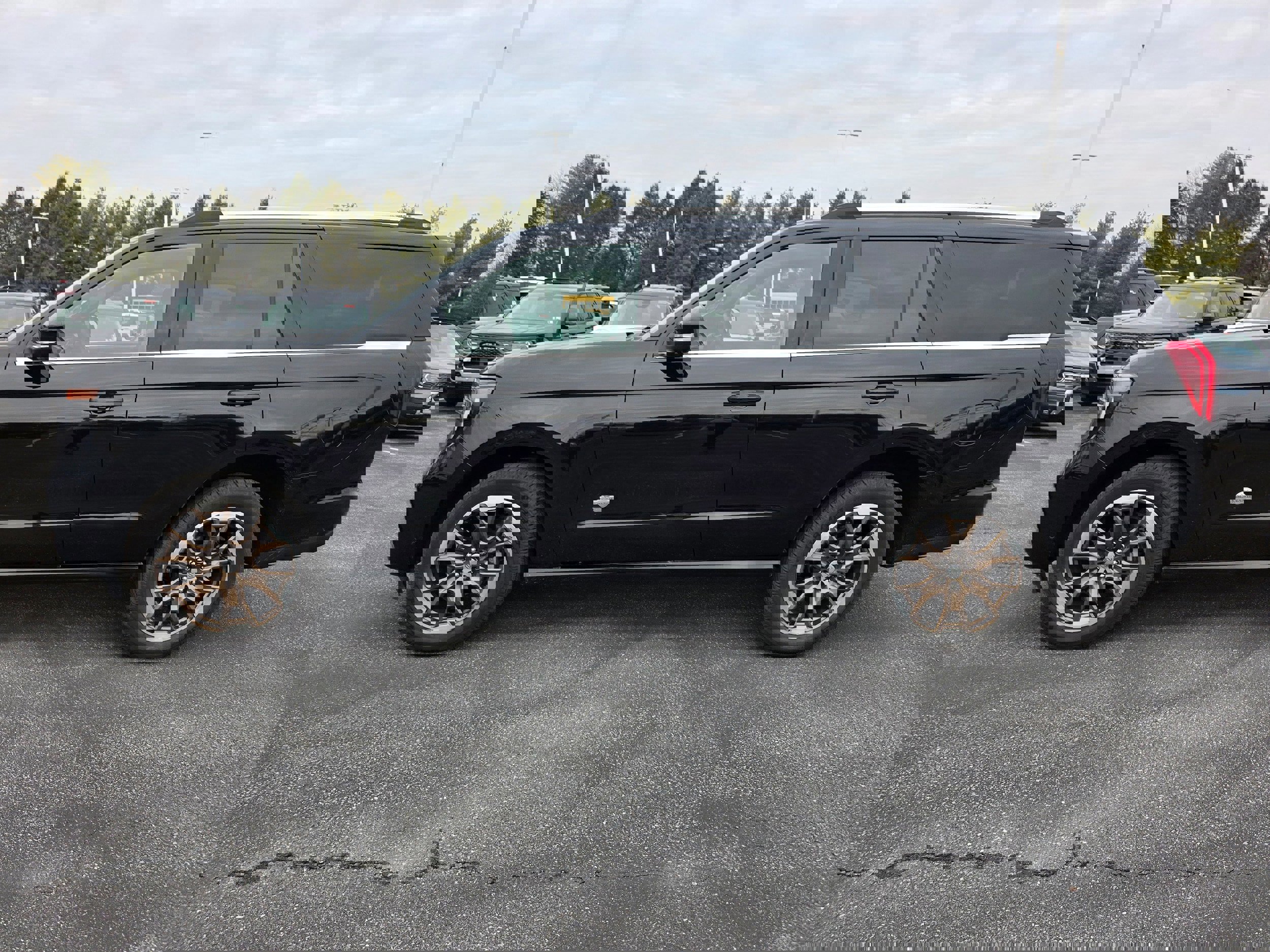 Certified 2025 Ford Expedition King Ranch image 4