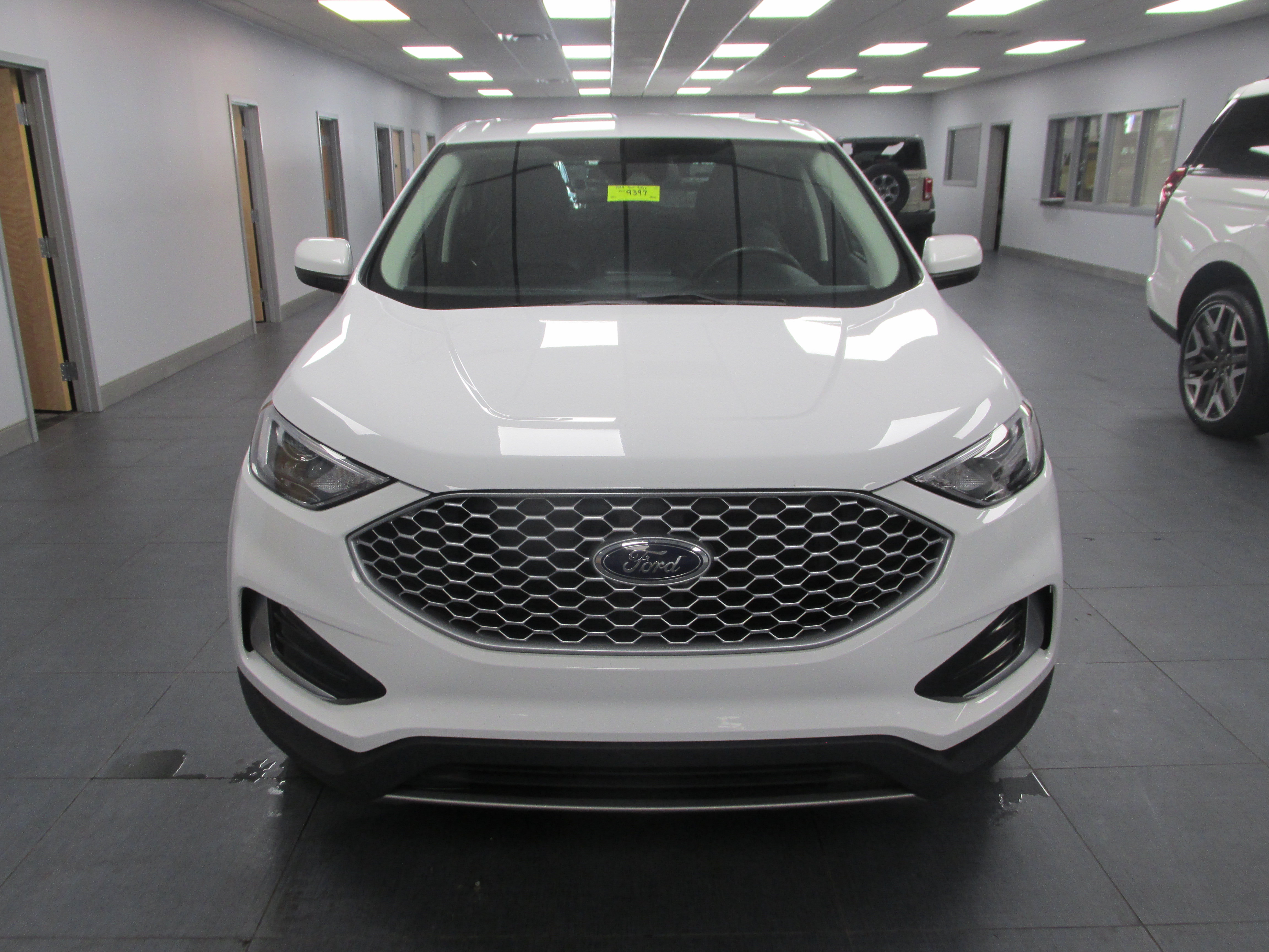 Certified 2024 Ford Edge SEL AWD/4WD image 2