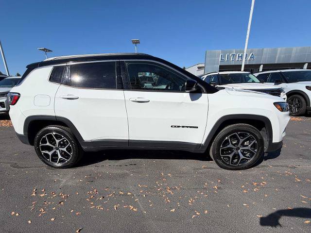 Used 2025 Jeep Compass Limited AWD/4WD image 6