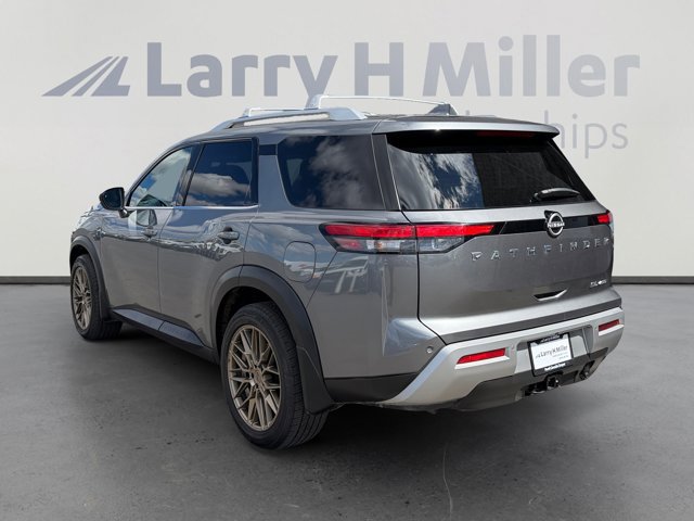 Used 2022 Nissan Pathfinder SL w/ SL Premium Package image 3