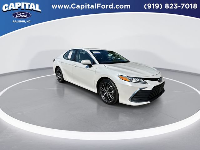 Used 2023 Toyota Camry XLE FWD image 2