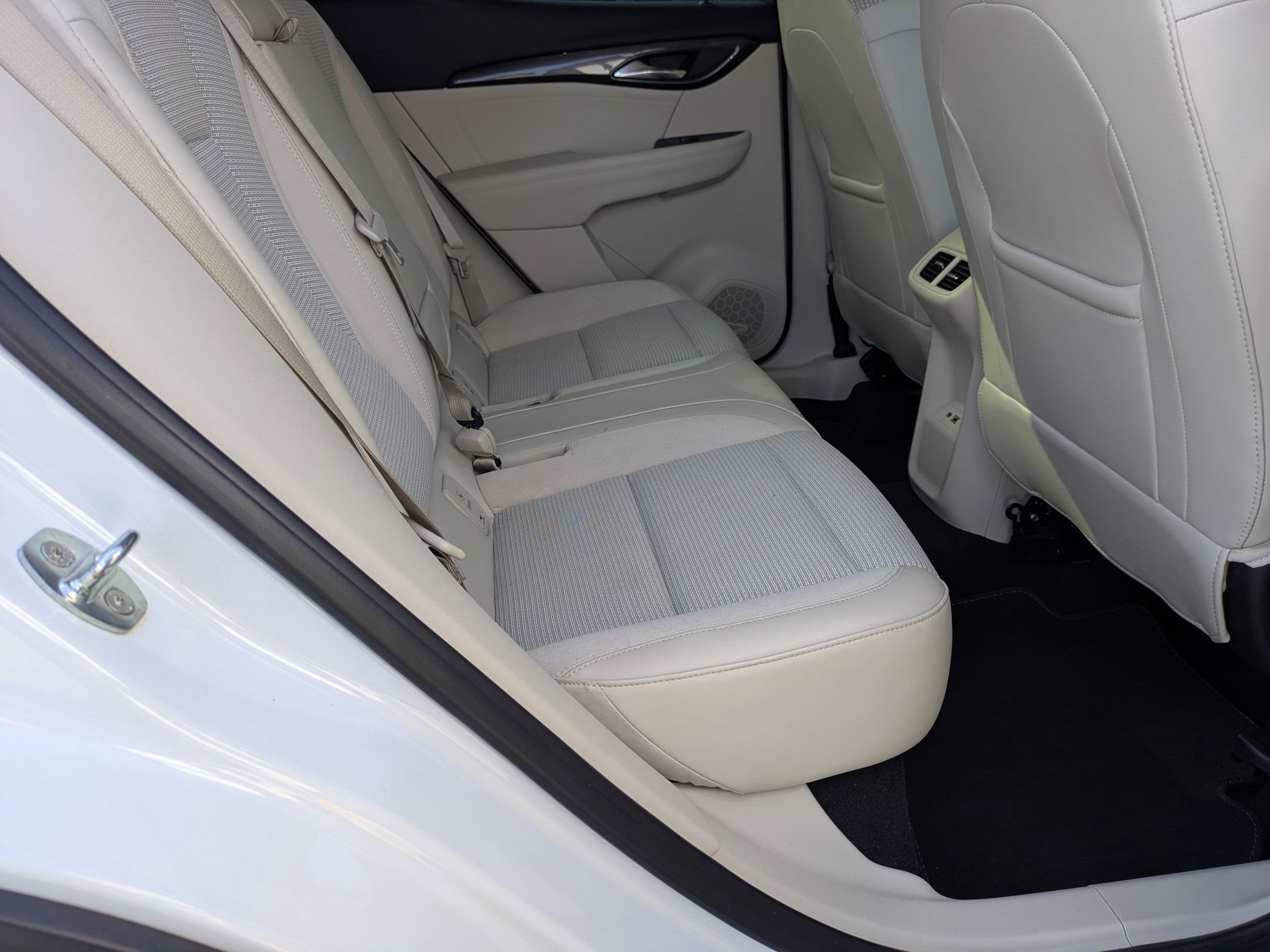 Used 2022 Buick Envision Preferred image 34