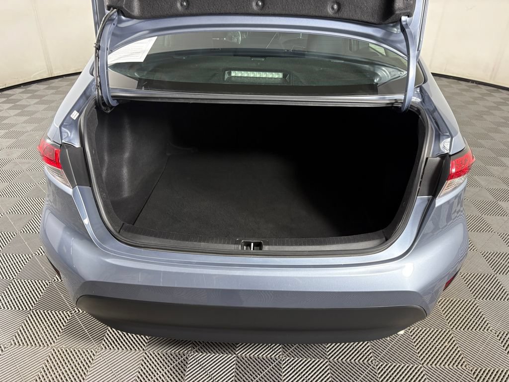 Used 2023 Toyota Corolla LE FWD image 28