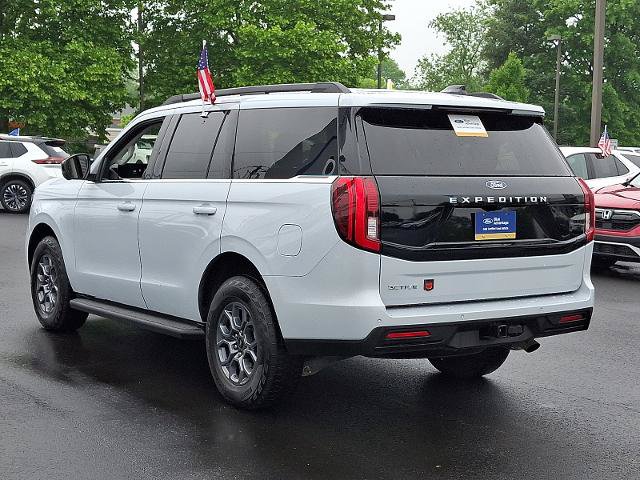 Certified 2025 Ford Expedition Active AWD/4WD image 4
