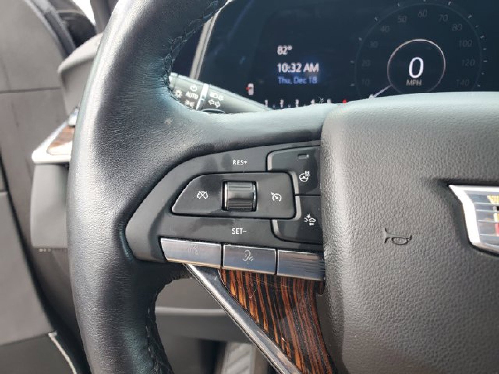 Used 2022 Cadillac Escalade Luxury image 18