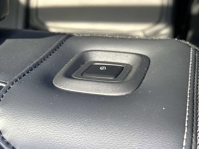 Certified 2025 Ford Expedition Platinum w/ Stealth Performance Package image 21