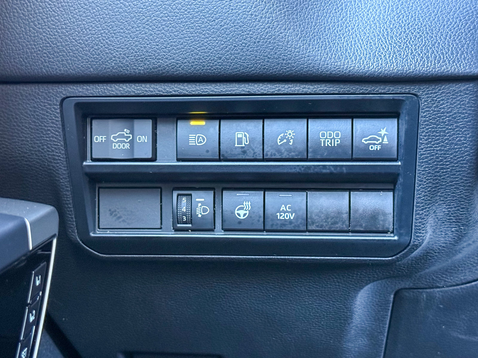 Used 2023 Toyota Tundra Limited w/ Power Package AWD/4WD image 31