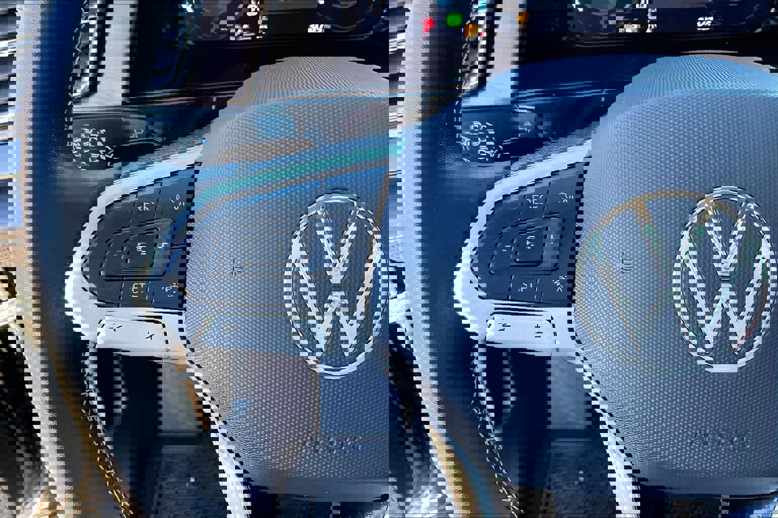 Used 2025 Volkswagen Atlas SE image 17