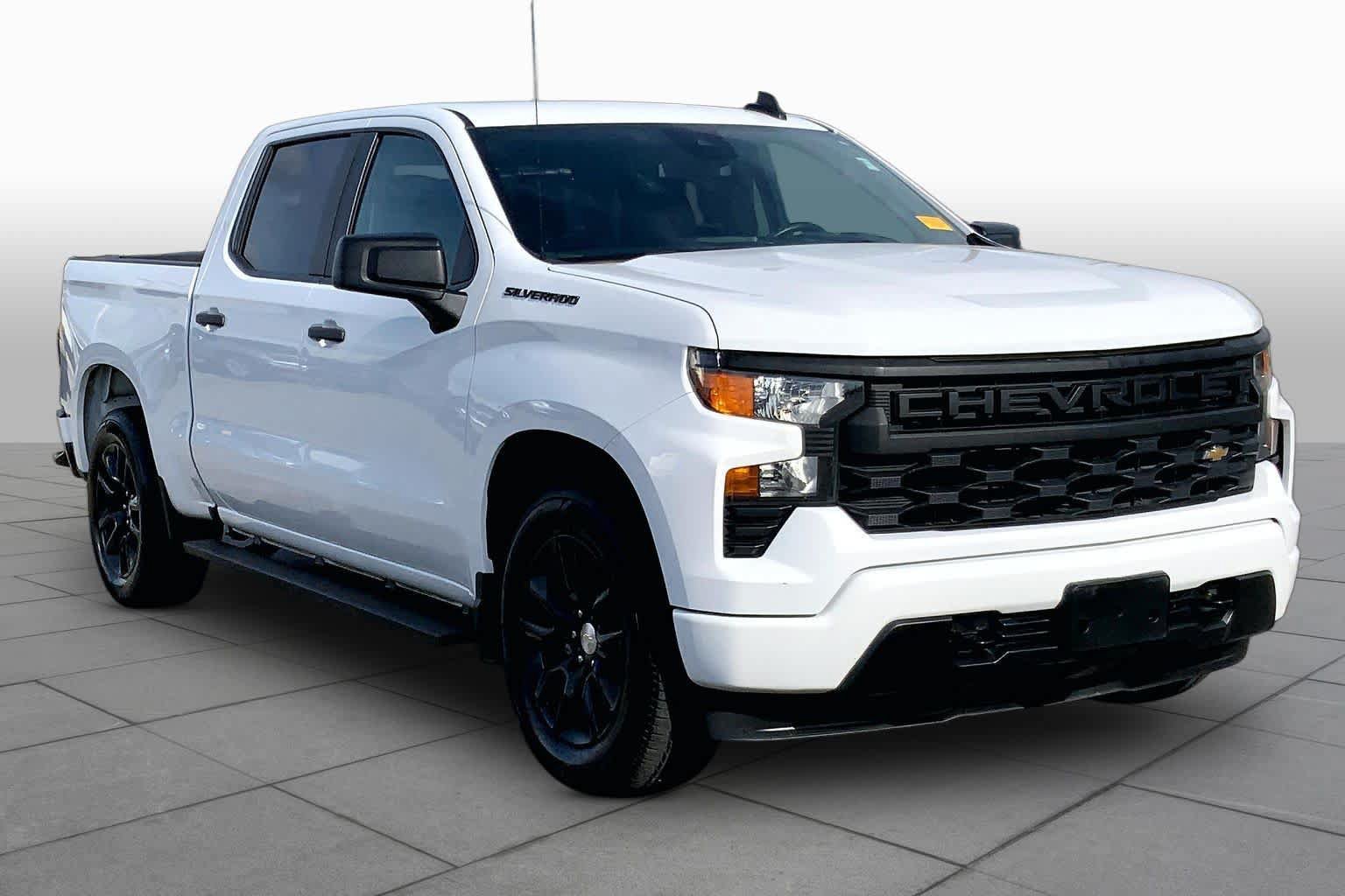 Used 2022 Chevrolet Silverado 1500 Custom w/ LPO, Dark Essentials Package RWD image 3