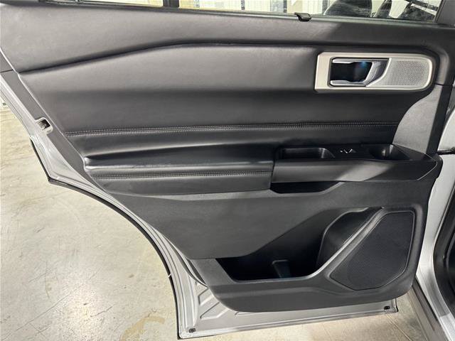 Certified 2020 Ford Explorer Platinum w/ Premium Technology Package AWD/4WD image 28