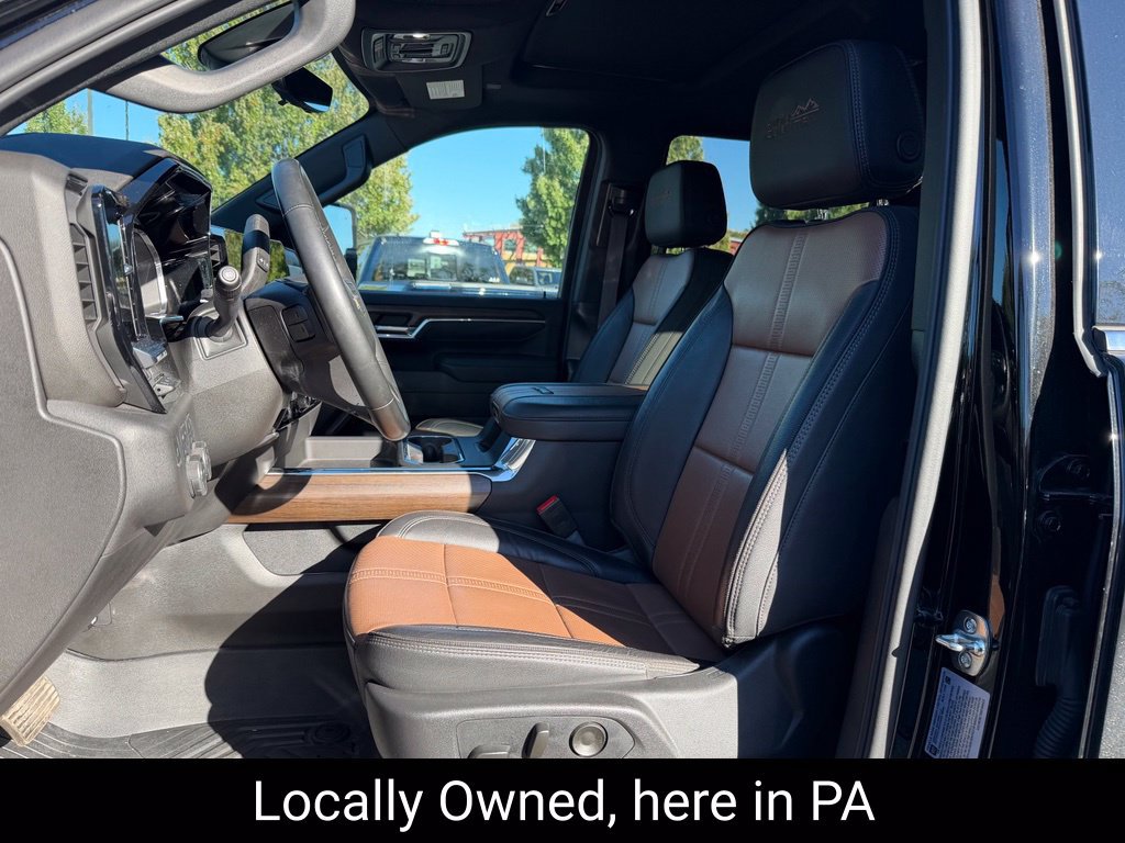 Used 2025 Chevrolet Silverado 2500 High Country w/ Technology Package AWD/4WD image 2