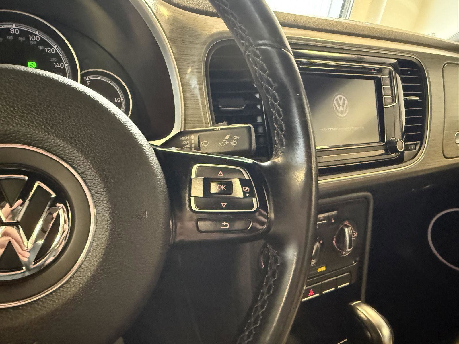 Used 2018 Volkswagen Beetle 2.0T Coast image 12