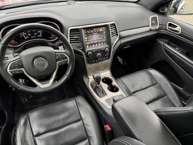 Used 2017 Jeep Grand Cherokee Limited w/ Luxury Group II image 6