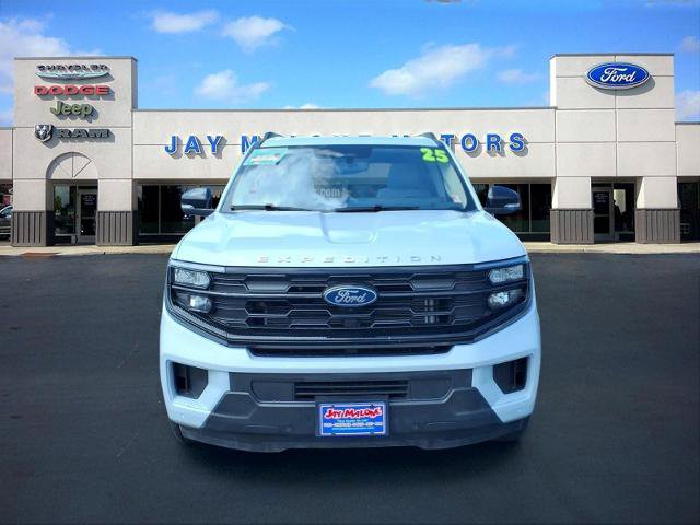 Certified 2025 Ford Expedition Active AWD/4WD image 7