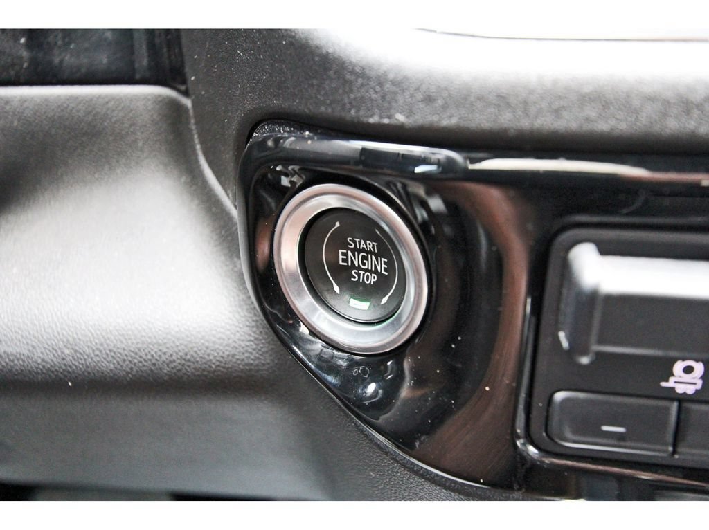 Used 2024 Chevrolet Silverado 2500 High Country w/ Technology Package AWD/4WD image 21